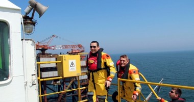 Stire din Economie : De ce-i iubește Victor Ponta pe petroliștii americani?