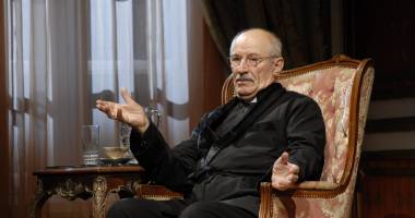 Stire din Cultură-Educație : La mulți ani, maestre!