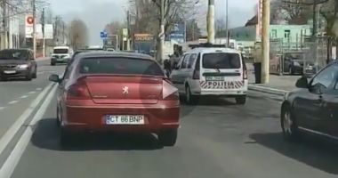 Stire din Eveniment : VIDEO! Rutieriștii oferă prioritate unei căruțe, pe bulevardul Brătianu