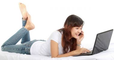 Stire din Social : Peste 400.000 de persoane lucrează în România, în industria videochat