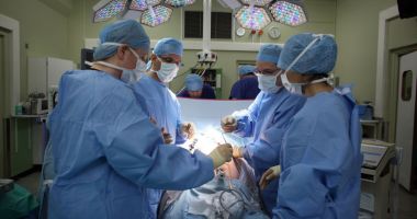 Stire din Actualitate : Sătenii, împărțiți după mesajul antivaccinist al episcopului Ambrozie: De la „ Slujbă de nota 200”, la „Ce, noi ne luăm după ei?”