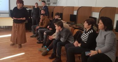 Stire din Cultură-Educație : Viitorii liceeni, sfătuiți să opteze și pentru învățământul profesional