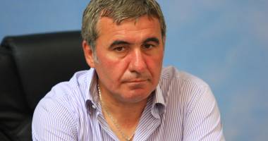 Stire din Sport : Viitorul Constanța capitulează în lupta pentru titlu
