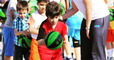 Stire din Sport : Viitorul baschetului feminin constănțean, pregătit în ritm american