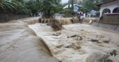 TRAGEDIE! Femeie de 70 de ani, LUATĂ DE VIITURĂ