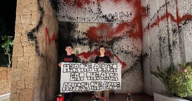 Stire din Actualitate : Vila lui Messi din Ibiza, vandalizată de activişti ecologişti