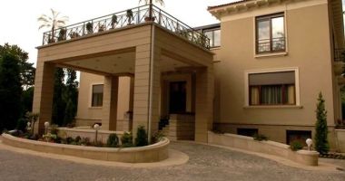 Stire din Actualitate : Klaus Iohannis se mută la Sibiu chiar de azi. "Are dreptul la o locuință ca fost șef al statului"