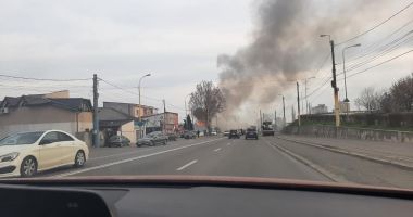 INCENDIU VIOLENT! ARDE O CASĂ PE ŞOSEAUA MANGALIEI - 3