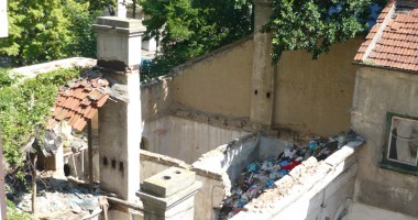Dărăpănături și șobolani în centrul Constanței - 4