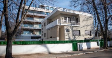 Stire din Politică-Administrație : Adio vilă de lux renovată cu 9 milioane de euro! Iohannis va primi o altă locuință de protocol