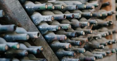 Stire din Actualitate : O sticlă de vin unică în lume, veche de 216 ani, a fost furată de un român