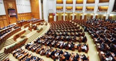 Stire din Politică-Administrație : Vin alegerile parlamentare. Primiți cu corupții?