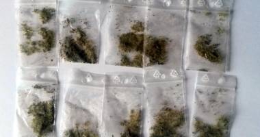 Stire din Eveniment : Vindeau droguri, la zece lei bucata, în zona Gării