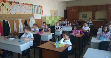 Stire din Cultură-Educație : Vine rândul elevilor de-a IV-a  să treacă emoțiile evaluărilor