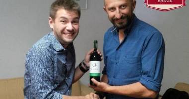 Stire din Social : Vin pentru sânge. Donatorii de sânge, premiați cu o sticlă de vin roșu