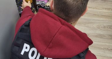 Stire din Eveniment : FOTO/VIDEO. Vin sărbătorile! Au început controalele la artificii şi petarde