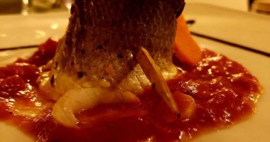 Delicatese și vinuri  de excepție, la restaurantul Hotelului "Ibis" - 2