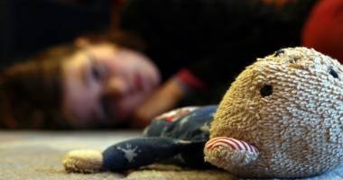 Stire din Eveniment : Caz șocant! Violată de tată și frate. Mama știa totul