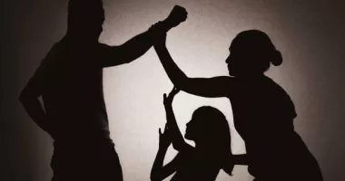 Stire din Eveniment : Bărbat condamnat pentru violență în familie, prins și dus direct la închisoare
