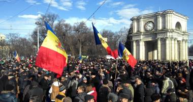 Stire din Actualitate : Violențele continuă la Chișinău. Simpatizanții proruși  nu renunță la proteste