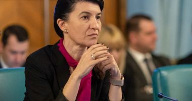 Stire din Politică-Administrație : Moțiunea simplă împotriva ministrului Muncii, Violeta Alexandru, adoptată