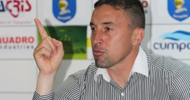 Stire din Sport : Fotbal / Viorel Tănase: "De acum, cine nu va respecta sarcinile, va plăti ori pecuniar, ori cu locul în echipă !"