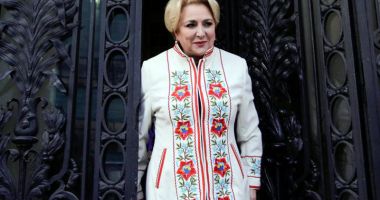 Stire din Politică-Administrație : Nu are timp de Iohannis, pentru că merge în SPANIA! "Voi fi primită la Casa Regală"