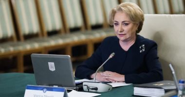 Stire din Politică-Administrație : Premierul Viorica Dăncilă, apel către președintele țării: "Să își schimbe atitudinea"