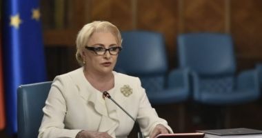Stire din Politică-Administrație : Premierul Viorica Dăncilă i-a transmis lui Iohannis noile nominalizări opentru Guvern. Declarații la Cotroceni de la ora 13.00