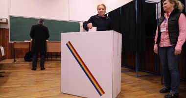 Stire din Politică-Administrație : Viorica Dăncilă, după vot: Cine se scoală de dimineață ajunge departe