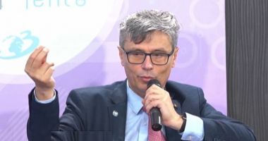 Stire din Politică-Administrație : Virgil Popescu, mesaj către USR: "Criza nu va trece doar dacă bateţi voi din picior!"