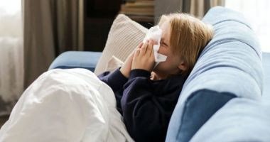 Stire din Social : 140.000 de cazuri de viroză săptămânal şi încă n-am atins vârful îmbolnăvirilor. Avertismentul doctorului Adrian Marinescu