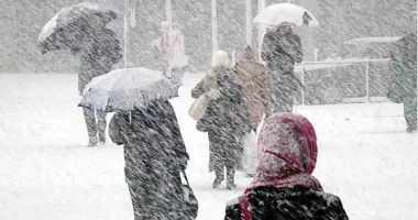 Stire din Social : Viscol puternic și ninsori record. ANM anunță iarnă extremă