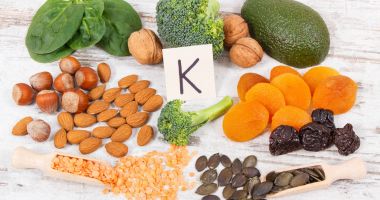 Stire din Sănătate : Vitamina K2 previne pierderea masei osoase