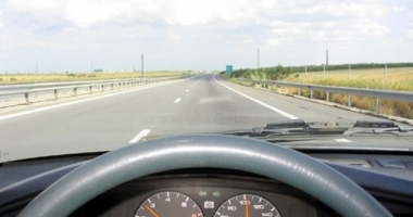 Stire din Eveniment : Gonea spre Constanța cu 200 km/h. Cum l-au sancționat polițiștii