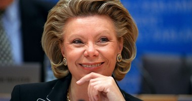 Stire din Politică-Administrație : Reding: Ne trebuie un mecanism permanent de evaluare a justiției în toate statele UE