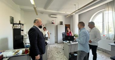 Stire din Social : Angajații APM Constanța, nemulțumiți de starea clădirii în care își desfășoară activitatea