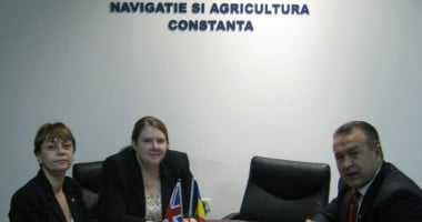 Stire din Economie : Șeful adjunct al misiunii britanice în România, în vizită la CCINA