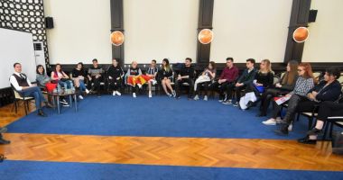 Viceprimarul Costin Răsăuțeanu, gazdă pentru tinerii europeni implicați în programul Erasmus+ - 2