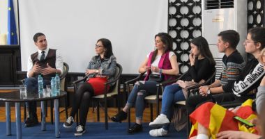 Viceprimarul Costin Răsăuțeanu, gazdă pentru tinerii europeni implicați în programul Erasmus+ - 3