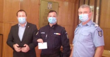 Stire din Eveniment : Legitimații de veterani pentru jandarmii care au fost în teatrele de operații