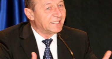 Stire din Politică-Administrație : Legea pentru modificarea Statutului cadrelor militare, promulgată de Traian Băsescu