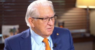 Stire din Actualitate : Profesor Doctor Vlad Ciurea dezvăluie ce aliment ar trebui scos din dietă pentru a funcționa creierul