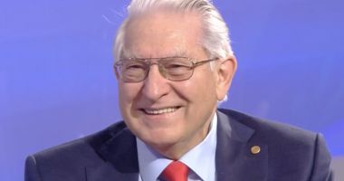 Stire din Actualitate : Prof. dr. Vlad Ciurea: Bea asta dimineața, pe stomacul gol. ”Evacuează 'dejectele' tubului digestiv și pune creierul în mișcare”
