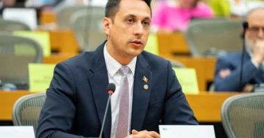 Stire din Politică-Administrație : Liderul Partidului DREPT, Vlad Gheorghe: „Miroase a alegeri anticipate”