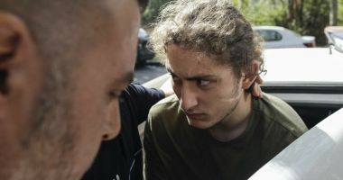 Stire din Eveniment : UPDATE - Începe procesul lui Vlad Pascu, tânărul care a lovit mortal cu maşina doi tineri şi a rănit alţi trei