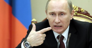 Stire din Actualitate : Putin avertizează că decizia de semnare a acordului de asociere cu UE ar fi "suicidară"