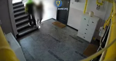 Stire din Eveniment : Bătrâni păcăliți și jefuiți în propriile locuințe. Trei tineri foloseau pretextul unor reparații