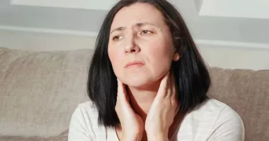 Stire din Sănătate : Dresul frecvent al vocii - un obicei banal sau semn de problemă vocală?