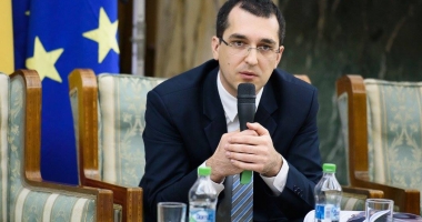 Stire din Sănătate : Vlad Voiculescu: "Oamenii se îmbolnăvesc din cauza sărăciei"